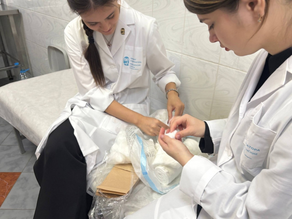 10 учащихся школы №1 познакомились с работой Чернянского районной больницы