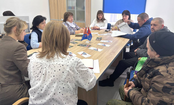 В Бирюче три участника СВО получили помощь в трудоустройстве на ярмарке вакансий