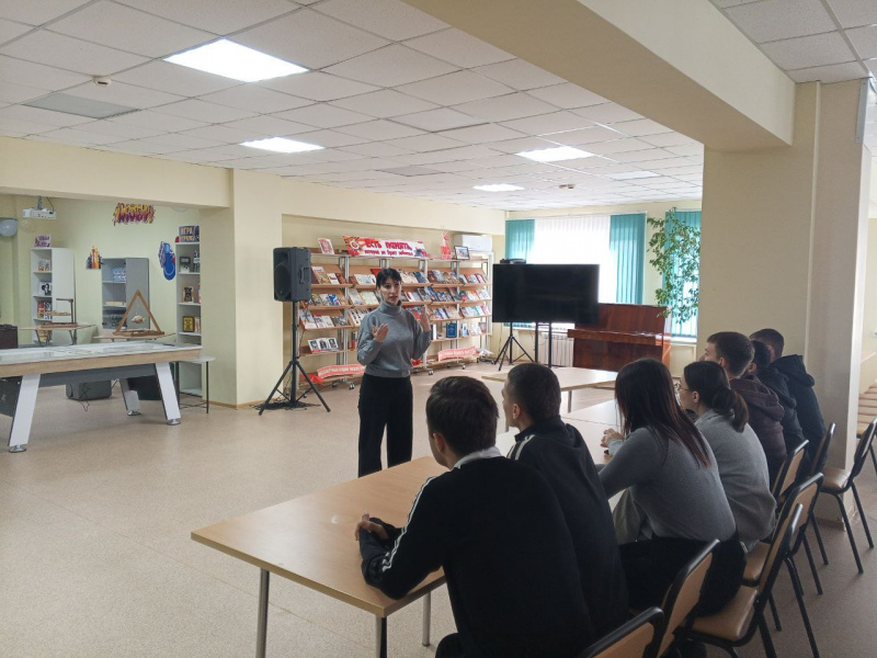  "Мы идем в библиотеку"