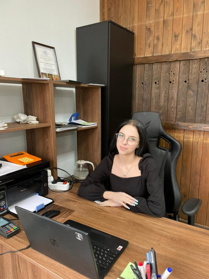 Юная ракитянка временно трудоустроилась на квотируемое рабочее место при содействии кадрового центра