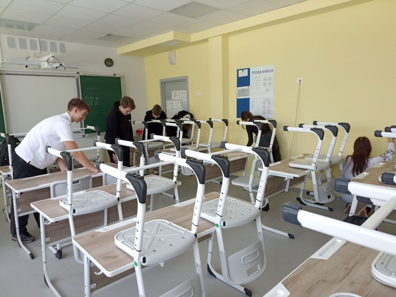 Белгородский кадровый центр поможет подросткам устроиться на первую в их жизни работу