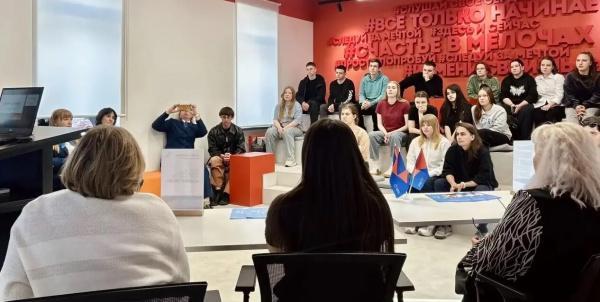 Пять выпускников Губкинского горно-политехнического колледжа заинтересовались трудоустройством по итогам ярмарки вакансий
