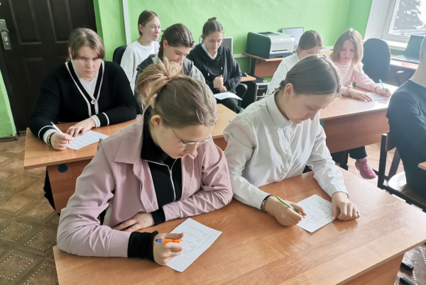 Ракитянский кадровый центр помог старшеклассникам из Венгеровки определить свои профессиональные предпочтения