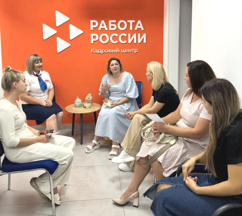 Из хобби в профессию: как Алексеевский кадровый помог запустить гончарную мастерскую