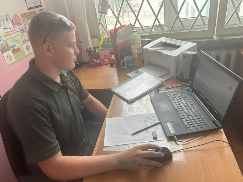 Ивнянский кадровый центр помогает подросткам заработать их первые деньги!