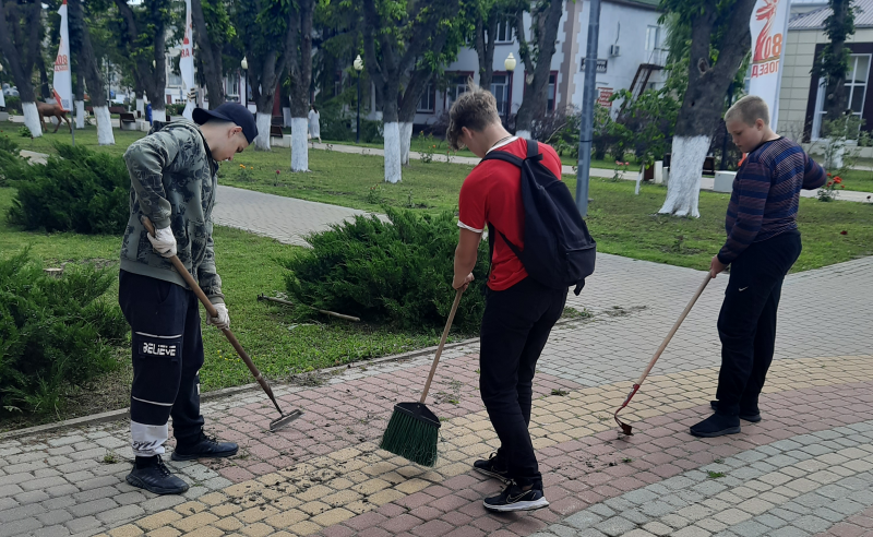 Число трудоустроенных несовершеннолетних в Борисовском районе перевалило за три сотни Число трудоустроенных несовершеннолетних в Борисовском районе перевалило за три сотни