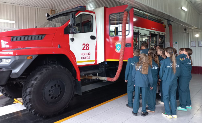Спасатели поделились секретами профессии с новооскольскими пятиклассниками