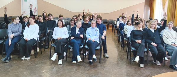 Специалисты кадрового центра помогли школьникам определиться с карьерой