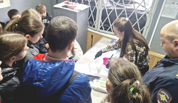 Экскурсия в полицию: корочанские школьники узнали о буднях криминалистов