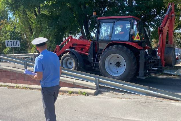 Белгородские безработные бесплатно выучились на трактористов