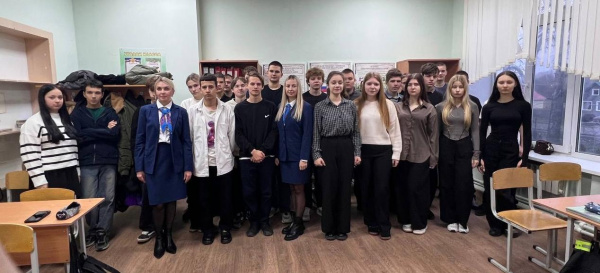 Специалисты Валуйского кадрового центра провели профориентационный урок для 35 старшеклассников