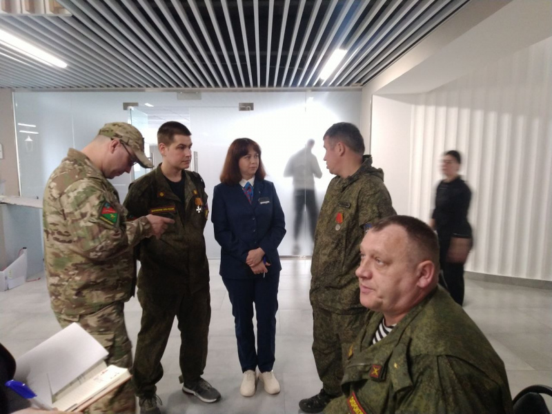 Специалисты Старооскольского кадрового центра проконсультировали 7 участников СВО по вопросам трудоустройства