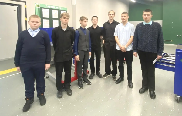 Колеса крутятся, мечты сбываются: школьники выбирают карьеру автомеханика