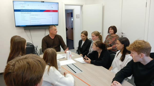 В октябре Волоконовский кадровый центр провел «День открытых дверей» для 66 школьников