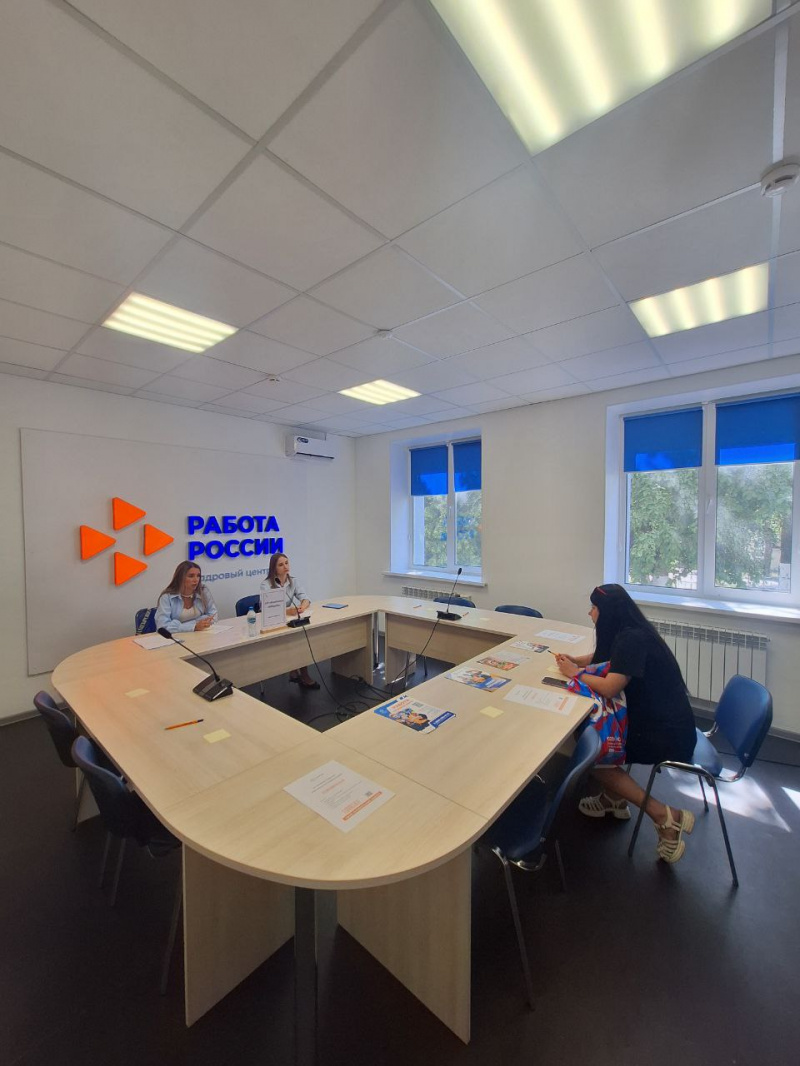 Тринадцать безработных посетили открытый отбор на АО «Комбинат КМАруда»