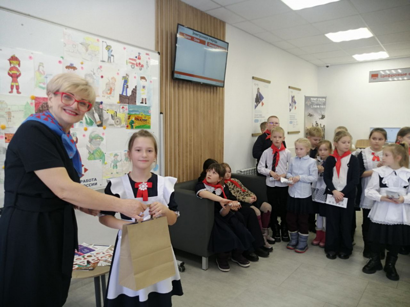 В Губкинском кадровом центре подвели итоги акции рисунков