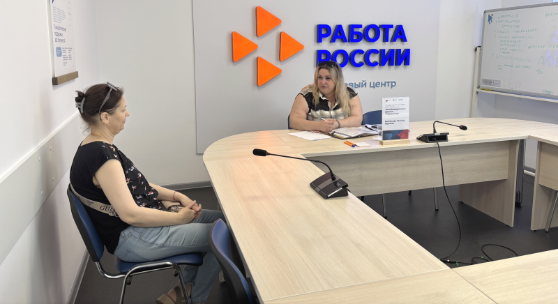 Благодаря открытому отбору в Губкинском кадровом центре 4 соискателя нашли работу 