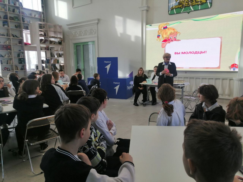 В День студента губкинские старшеклассники открыли для себя мир профессий