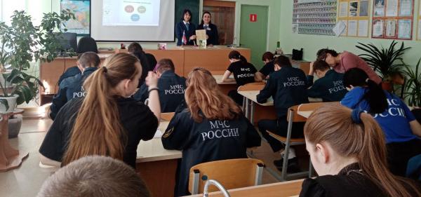 С начала года Губкинский кадровый центр помог определиться с будущей профессией 230 школьникам