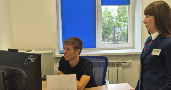 Когда система слышит: как в Губкинском кадровом центре нашли работу для Алексея, молодого человека с ограниченными возможностями.