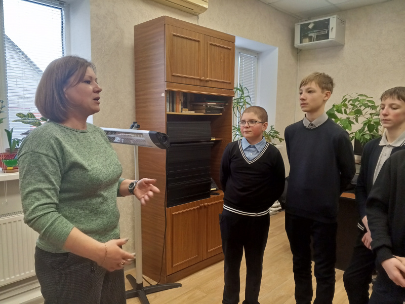 Экскурсия в редакцию газеты «Ясный ключ» для пятнадцати корочанских школьников